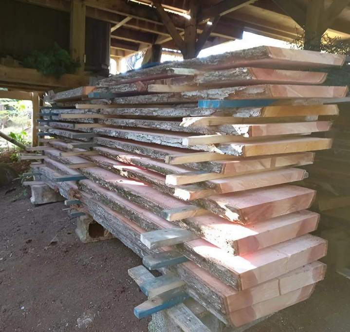 Planche de bois brut de sciage Guadeloupe